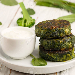 spinach fruits, yogurt sauce